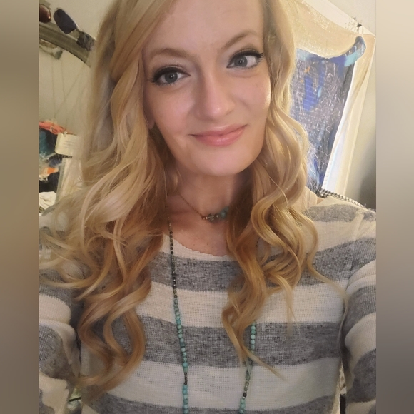 Meet your Posher, Aly - Picture 3 of 3